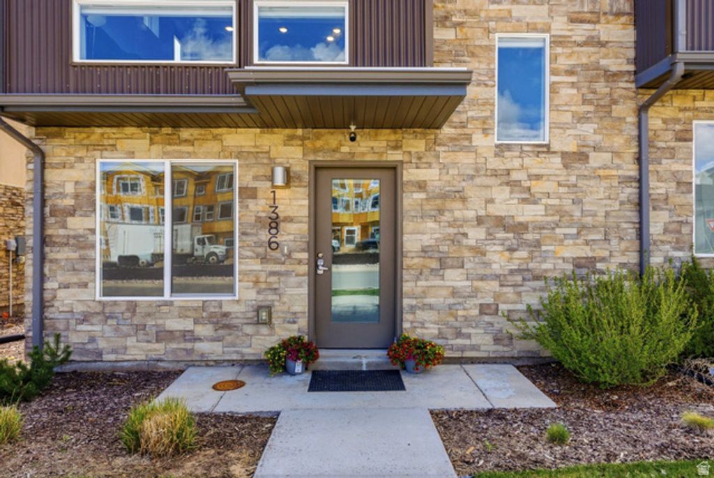 1386 VILLAGE GREEN TRL, Park City, UT 84098 — photo 5