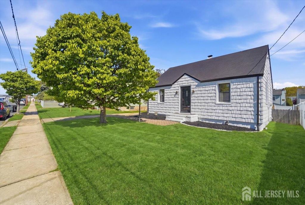 48 Delaware Avenue, Carteret, NJ 07008