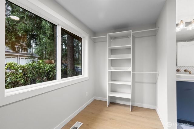 3901 151st Avenue SE, Bellevue, WA 98006