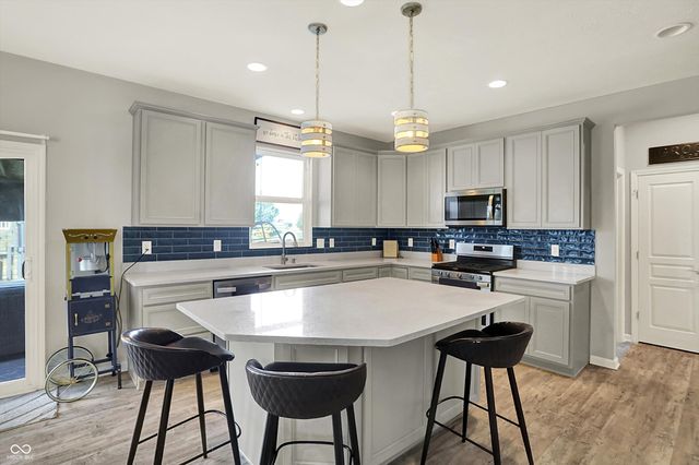 13538 Longrise Lane, Fishers, IN 46037