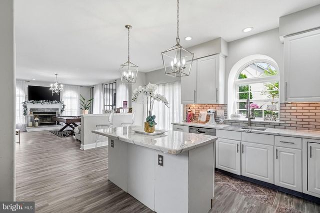 90 ANTHONY DR, Burlington, NJ 08016