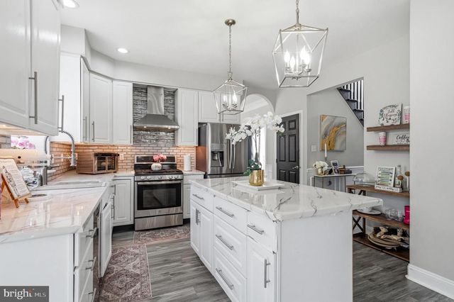 90 ANTHONY DR, Burlington, NJ 08016