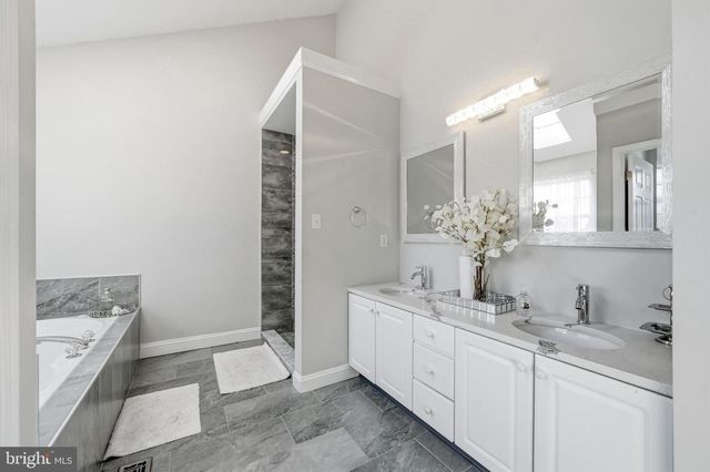 90 ANTHONY DR, Burlington, NJ 08016
