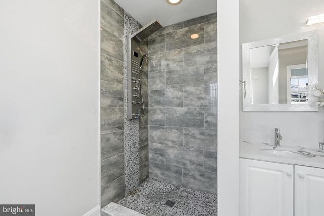 90 ANTHONY DR, Burlington, NJ 08016