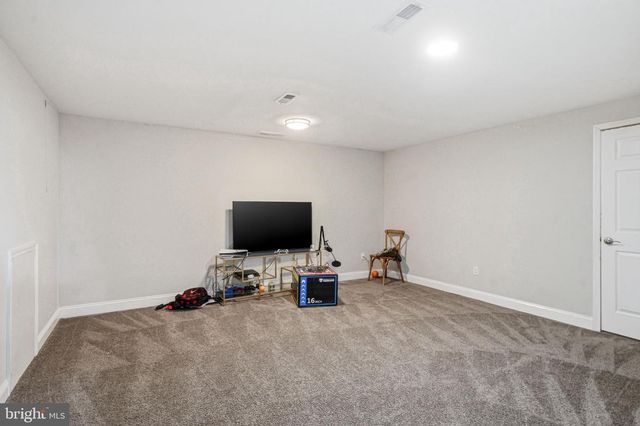 90 ANTHONY DR, Burlington, NJ 08016