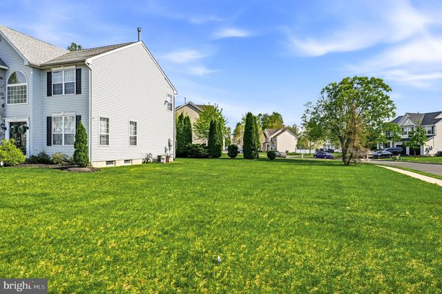 90 ANTHONY DR, Burlington, NJ 08016