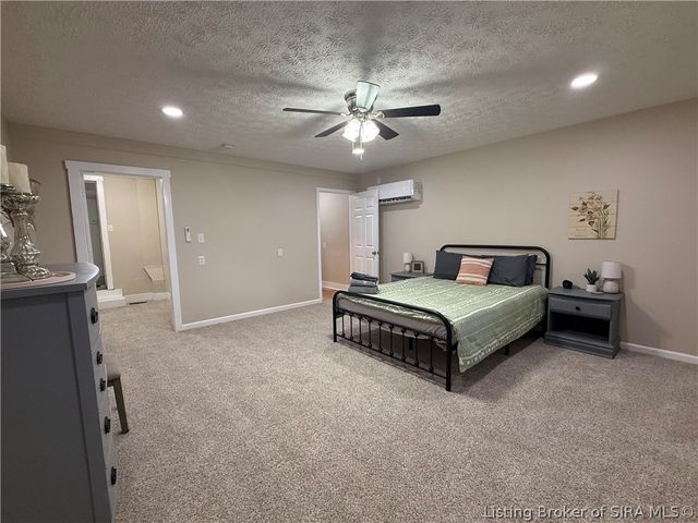 431 W Market Street, Jeffersonville, IN 47130