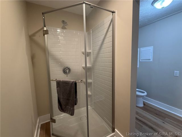 431 W Market Street, Jeffersonville, IN 47130