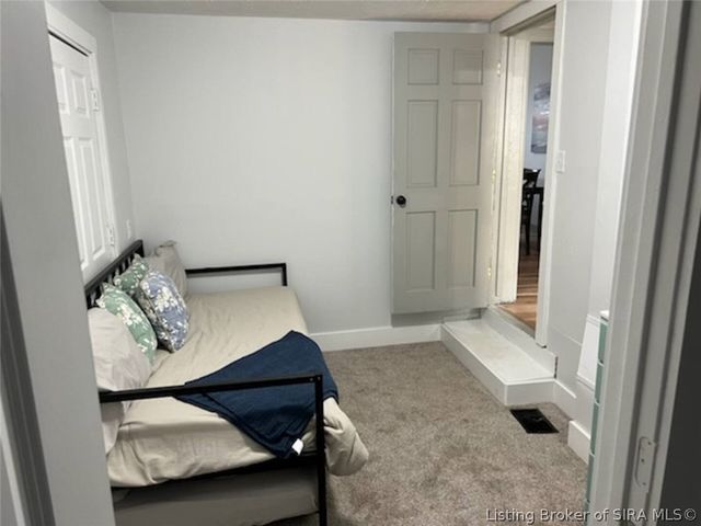 431 W Market Street, Jeffersonville, IN 47130