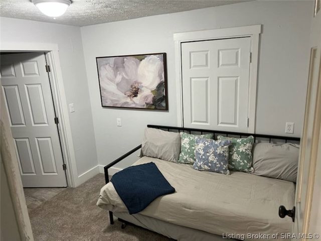 431 W Market Street, Jeffersonville, IN 47130
