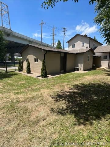 431 W Market Street, Jeffersonville, IN 47130