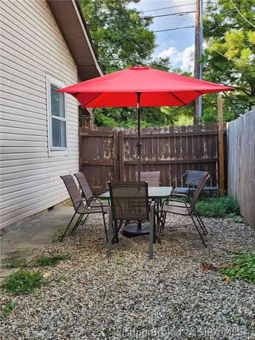 431 W Market Street, Jeffersonville, IN 47130