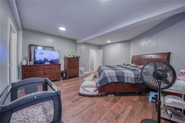 3897 Brownsville Rd, South Park, PA 15129