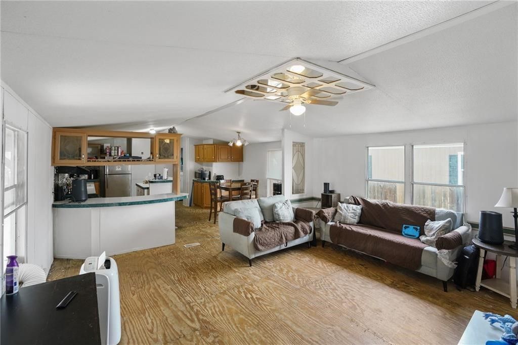 926 Weaver St, Corpus Christi, TX 78418 — photo 4