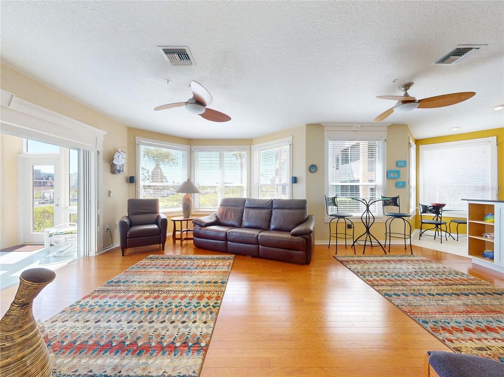 Image 18 of property listing at 436 BOUCHELLE DRIVE 105, New Smyrna Beach, FL 32169