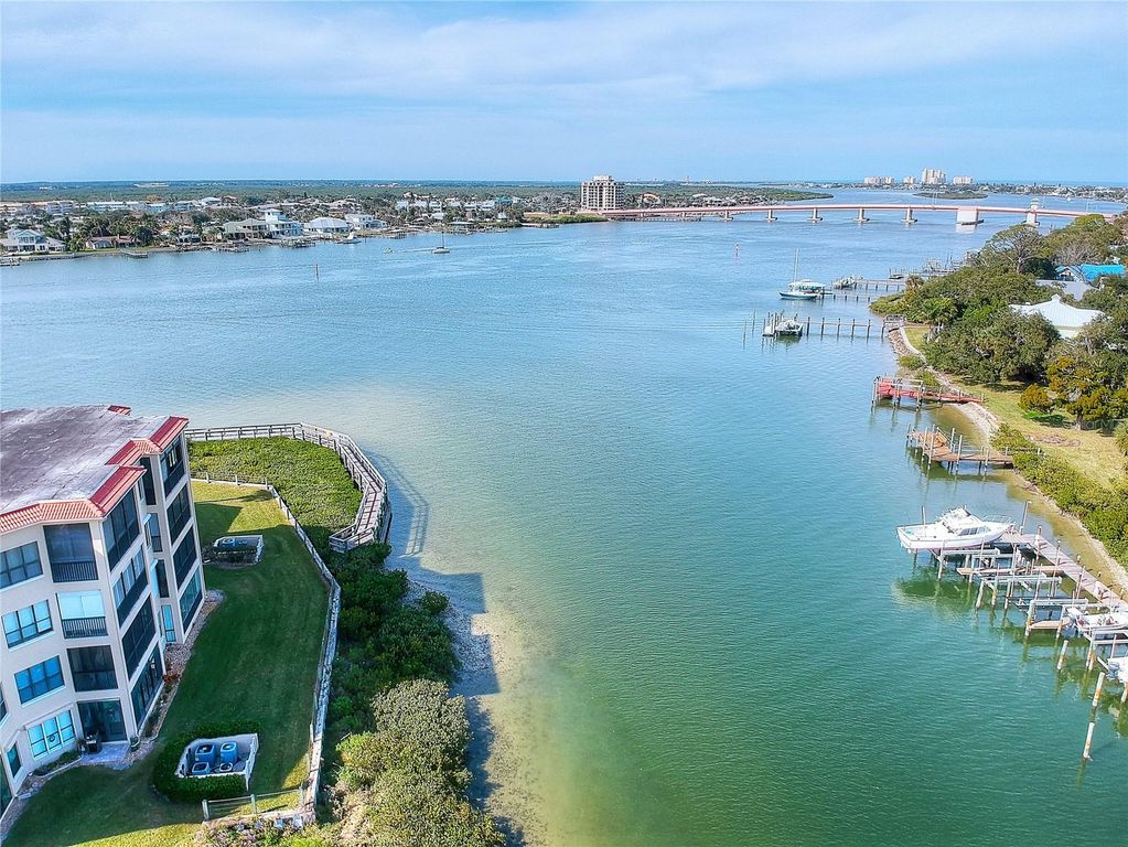 Image 4 of property listing at 436 BOUCHELLE DRIVE 105, New Smyrna Beach, FL 32169