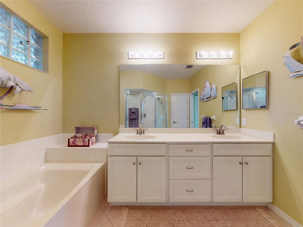 Image 36 of property listing at 436 BOUCHELLE DRIVE 105, New Smyrna Beach, FL 32169