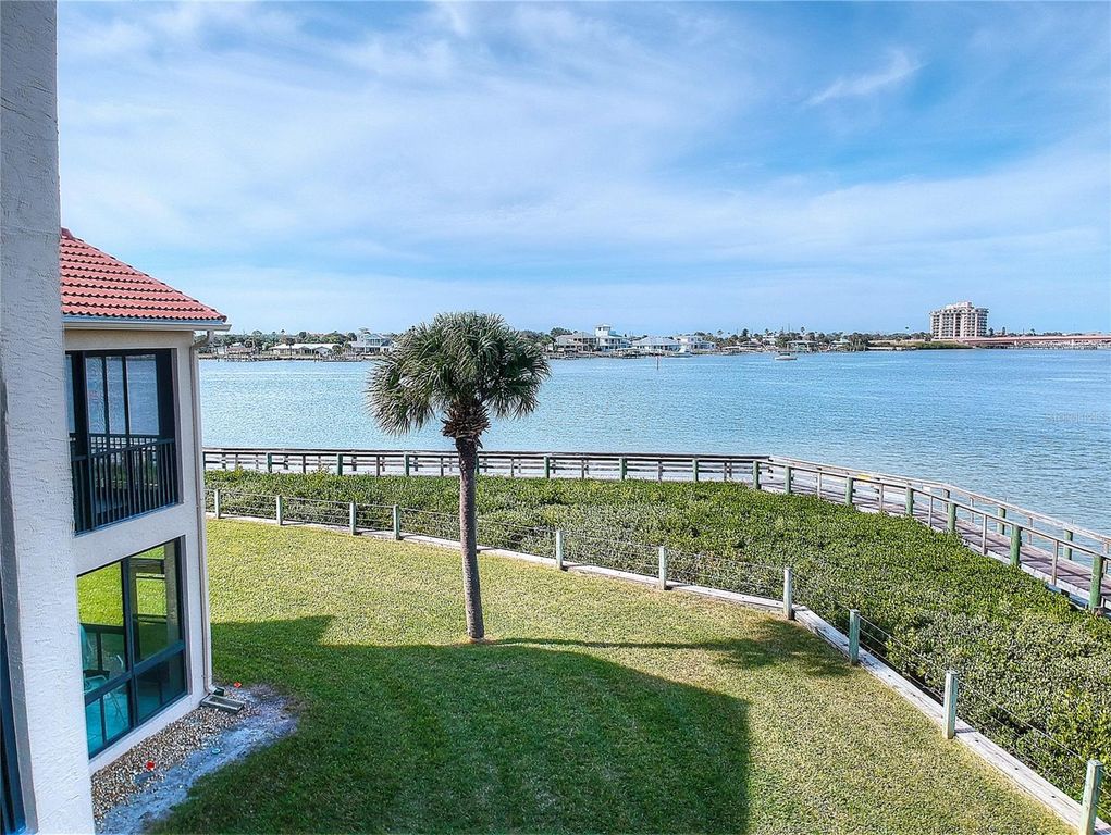 Image 5 of property listing at 436 BOUCHELLE DRIVE 105, New Smyrna Beach, FL 32169