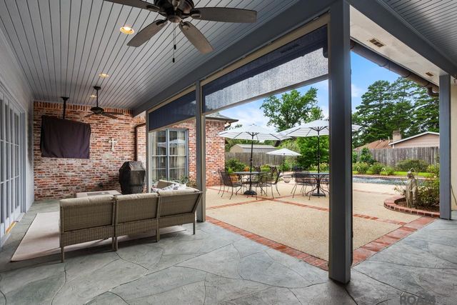 1701 Louray Dr, Baton Rouge, LA 70808