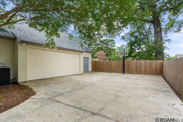 1701 Louray Dr, Baton Rouge, LA 70808