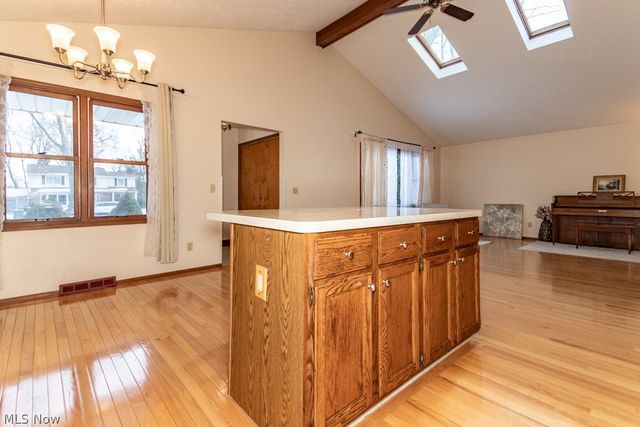 5034 Medhurst Avenue, Solon, OH 44139