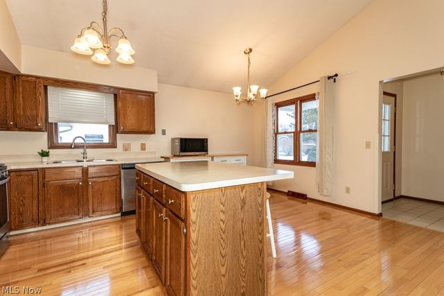 5034 Medhurst Avenue, Solon, OH 44139