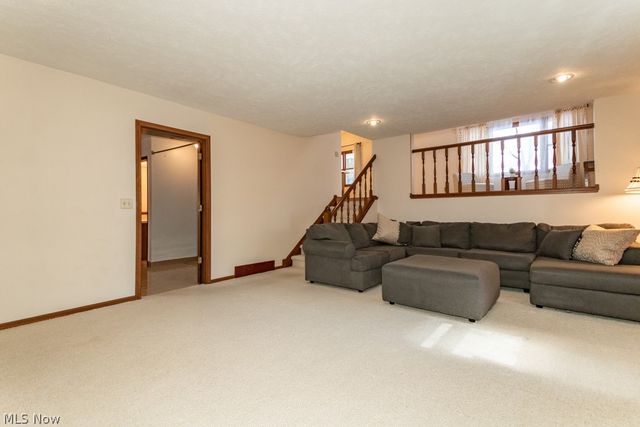 5034 Medhurst Avenue, Solon, OH 44139