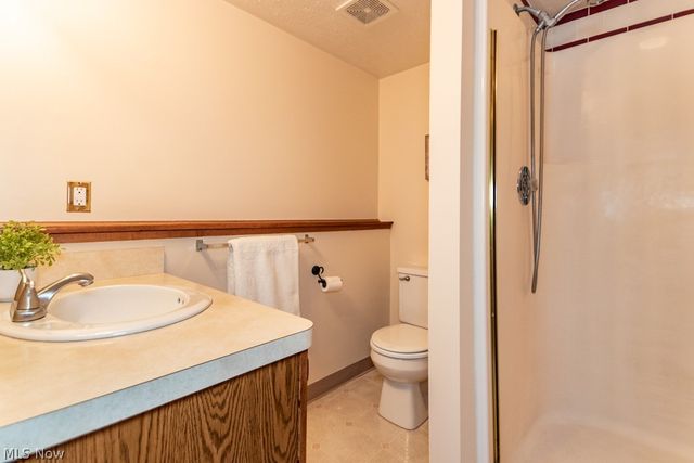 5034 Medhurst Avenue, Solon, OH 44139