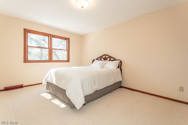 5034 Medhurst Avenue, Solon, OH 44139