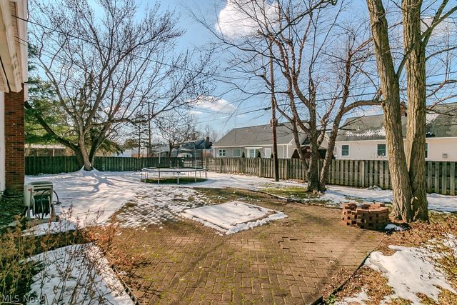 5034 Medhurst Avenue, Solon, OH 44139