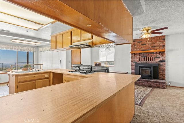 8451 Zohra Canyon Rd, Pinon Hills, CA 92372
