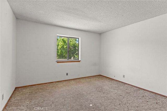 8451 Zohra Canyon Rd, Pinon Hills, CA 92372