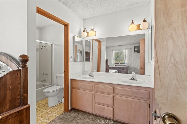 8451 Zohra Canyon Rd, Pinon Hills, CA 92372