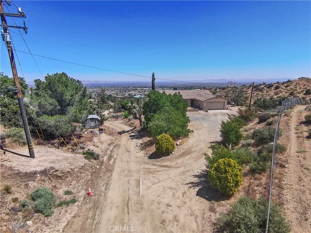 8451 Zohra Canyon Rd, Pinon Hills, CA 92372