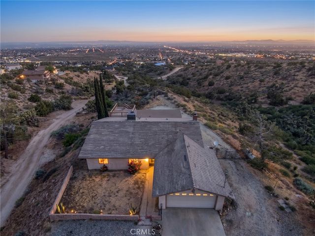 8451 Zohra Canyon Rd, Pinon Hills, CA 92372