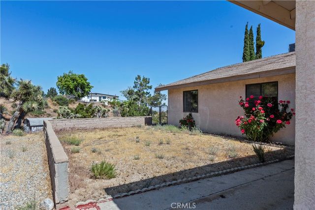 8451 Zohra Canyon Rd, Pinon Hills, CA 92372