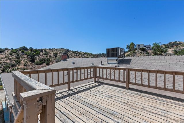 8451 Zohra Canyon Rd, Pinon Hills, CA 92372