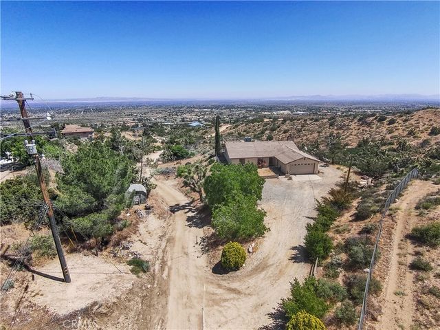 8451 Zohra Canyon Rd, Pinon Hills, CA 92372