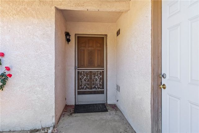 8451 Zohra Canyon Rd, Pinon Hills, CA 92372