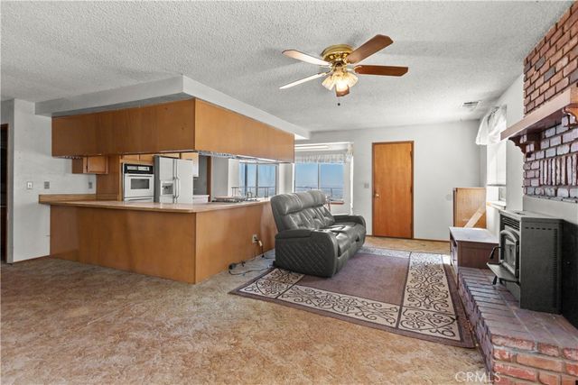 8451 Zohra Canyon Rd, Pinon Hills, CA 92372