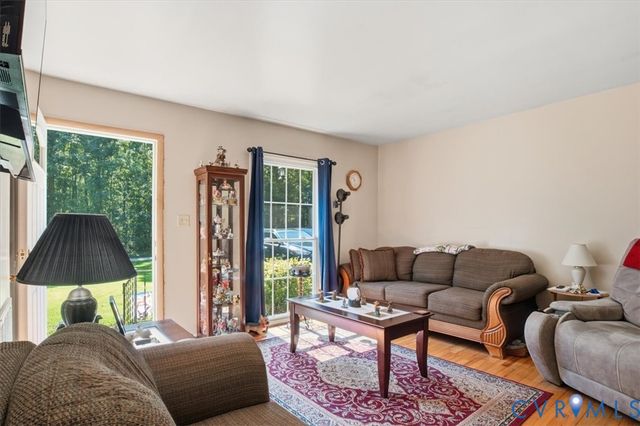 27 Garland Town Rd, Mineral, VA 23117