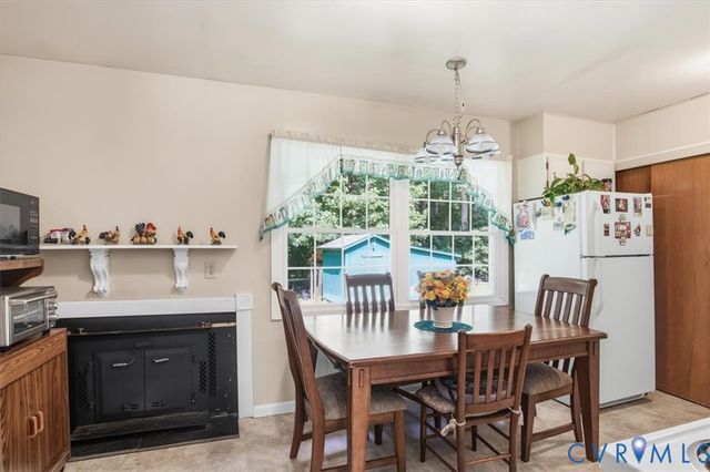 27 Garland Town Rd, Mineral, VA 23117