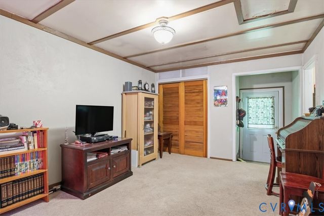 27 Garland Town Rd, Mineral, VA 23117