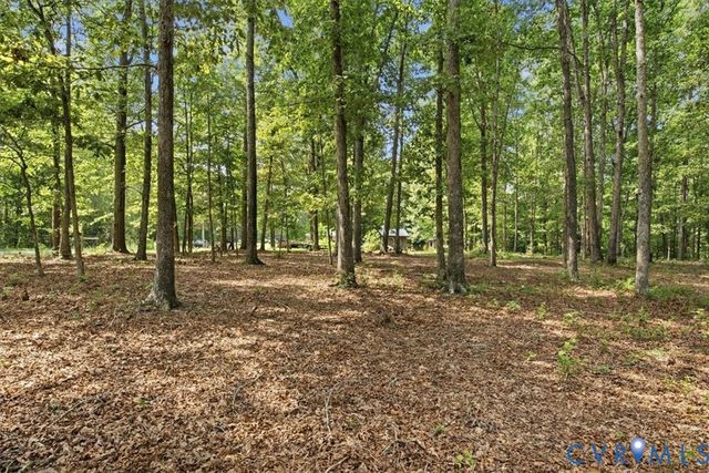27 Garland Town Rd, Mineral, VA 23117
