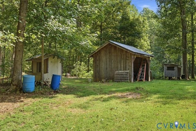 27 Garland Town Rd, Mineral, VA 23117