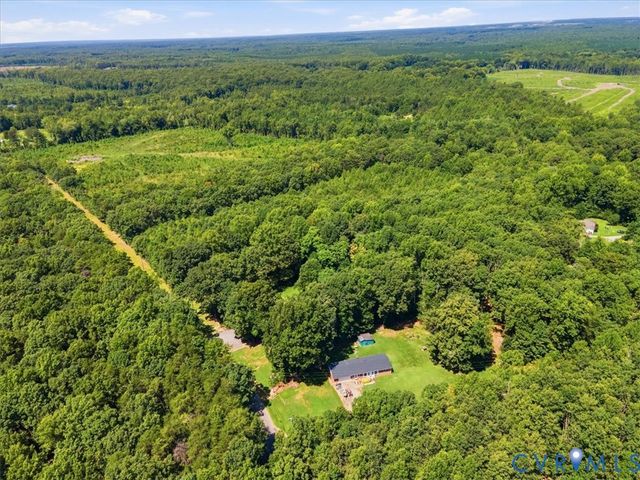27 Garland Town Rd, Mineral, VA 23117