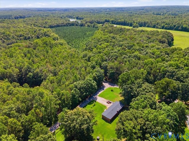 27 Garland Town Rd, Mineral, VA 23117