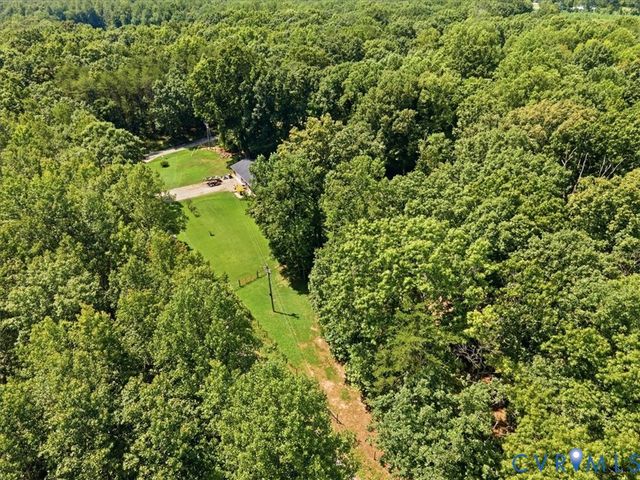 27 Garland Town Rd, Mineral, VA 23117