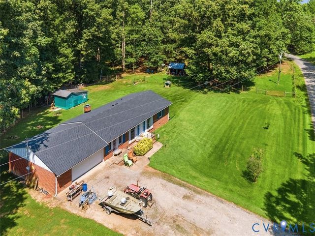 27 Garland Town Rd, Mineral, VA 23117