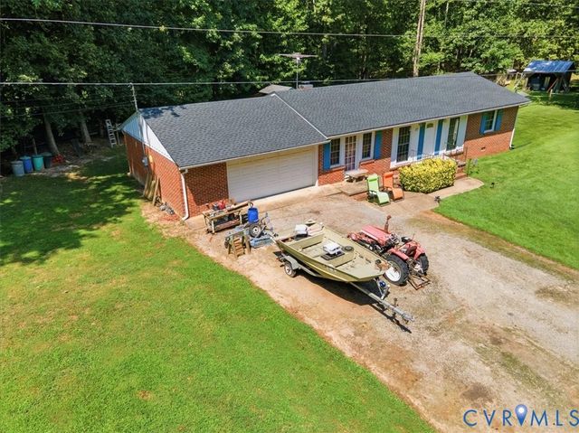 27 Garland Town Rd, Mineral, VA 23117